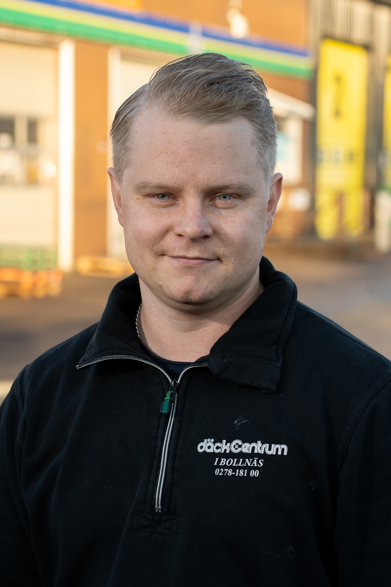 Anton Högberg Däckab Däckcentrum Bollnäs. Foto: Morgan Grip / Mediamakarna Grip